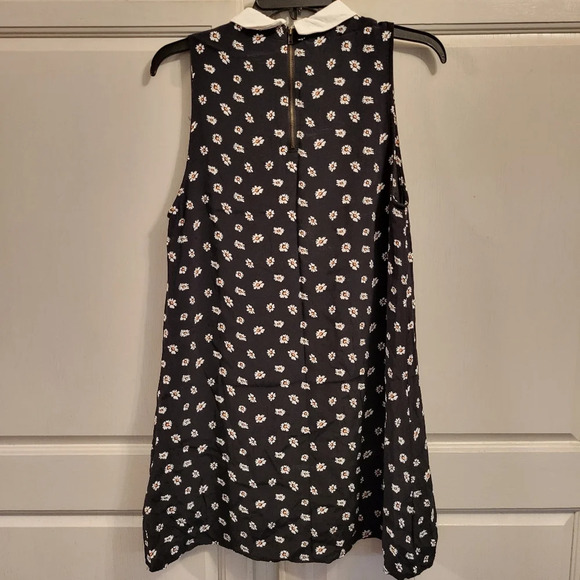 Forever 21 Daisy Print Shift Dress - Picture 6 of 7